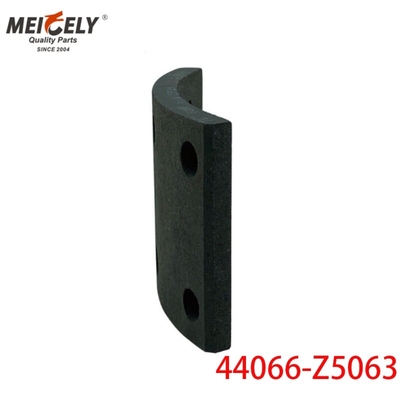 44066-Z5063 แผ่นเบรค 44066-Z5012 ส่วนเบรครถบรรทุกสําหรับ Nissan UD