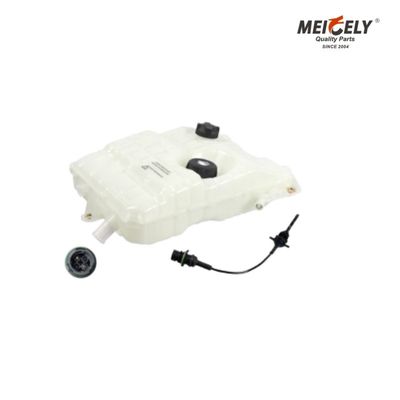 ปรับปรุงความเย็นที่ดีที่สุด 5010514340 ถังน้ําสําหรับ RVI ทนความร้อนอย่างแข็งแรง