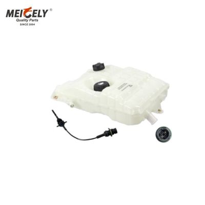 ปรับปรุงความเย็นที่ดีที่สุด 5010514340 ถังน้ําสําหรับ RVI ทนความร้อนอย่างแข็งแรง