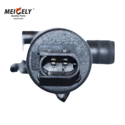 82171135 ปั๊มน้ำฉีดกระจกหน้าประสิทธิภาพสูง เข้ากันได้กับรถบรรทุก Volvo